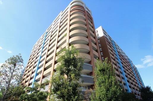 古くなったマンションなどの処分、有効活用なら「あやめ不動産」